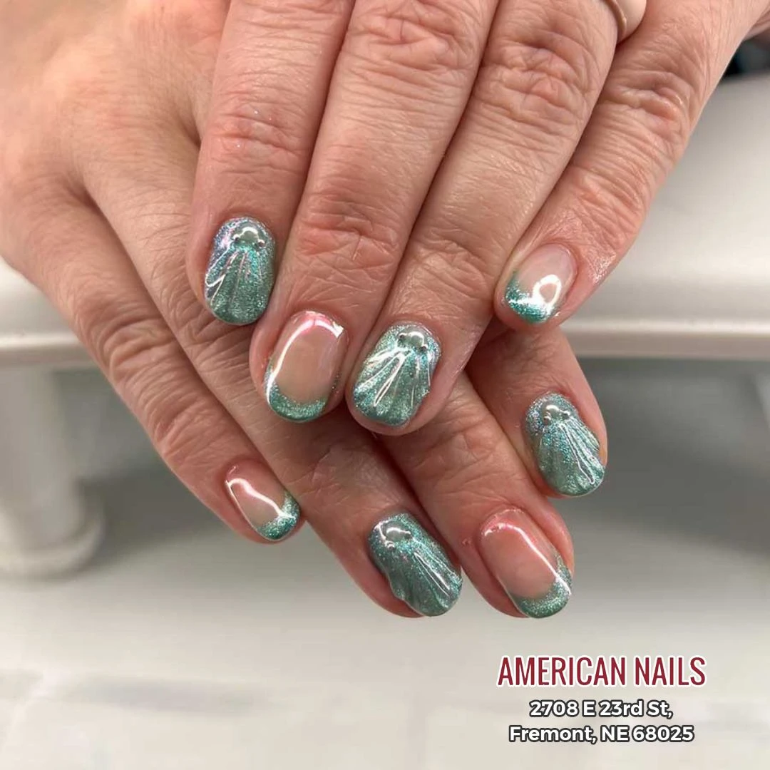 Nail August